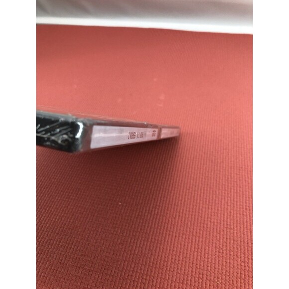 MASH Seasons 1 and 2 TV Series DVD Sets Double Pack Brand New Sealed - Picture 7 of 8